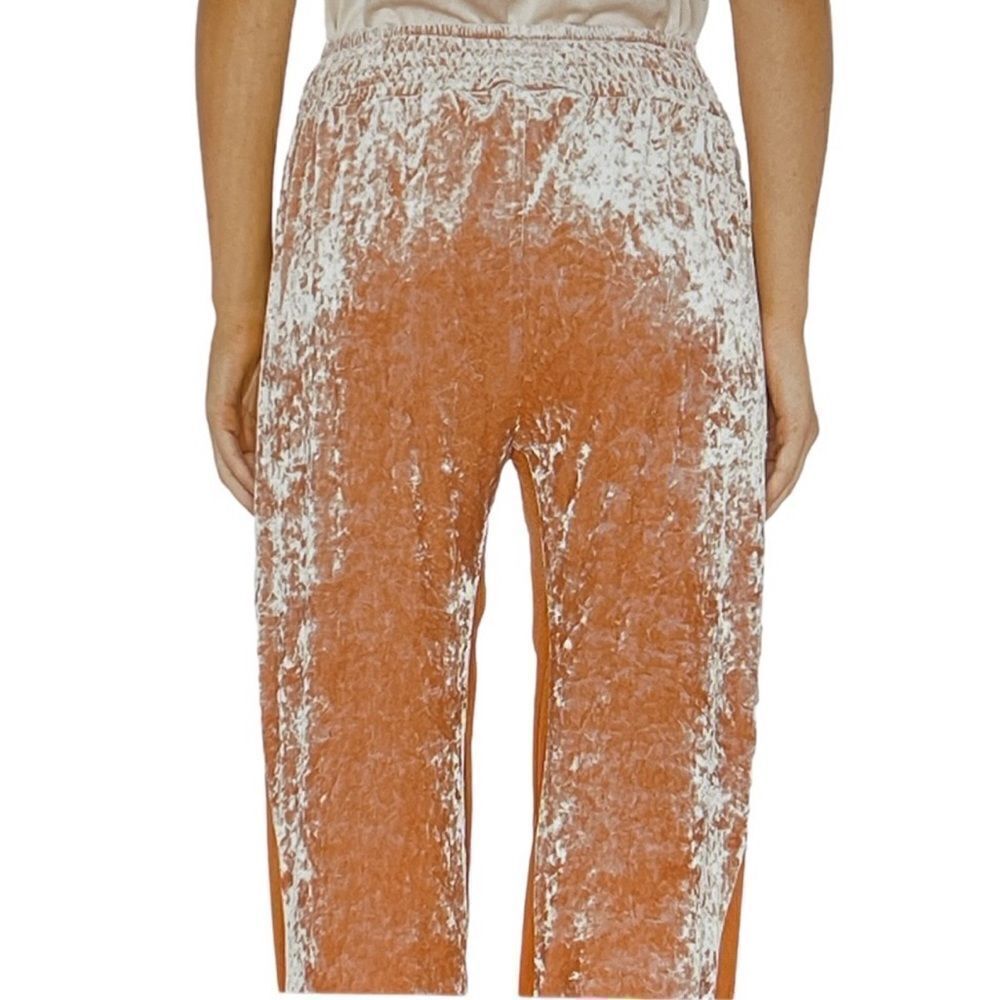We are HAH 1 track mind pants in Rose
Crushed Velvet.Size S - Picture 6 of 14